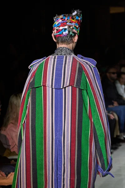 Look 64